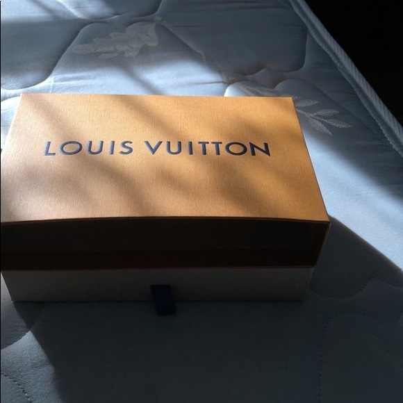 Louis Vuitton Belt - Picture 3 of 3